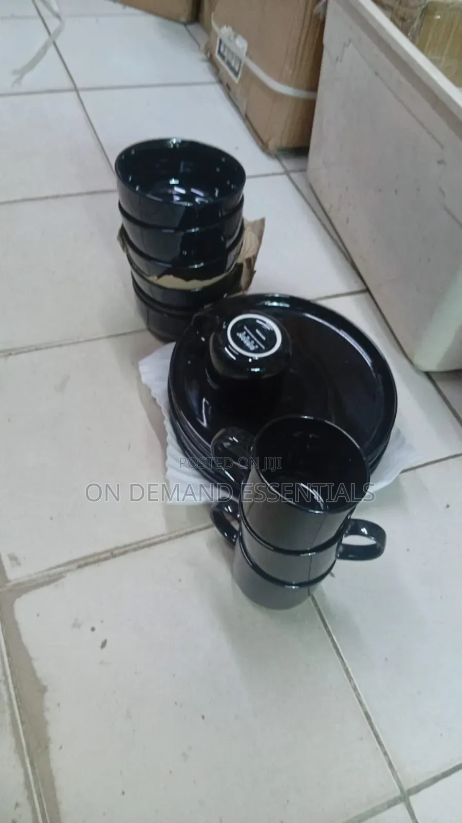 18pc Gibson Black Dinner Set