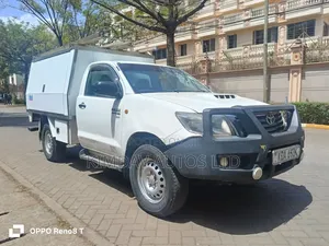 Toyota Hilux 2014 Off white
