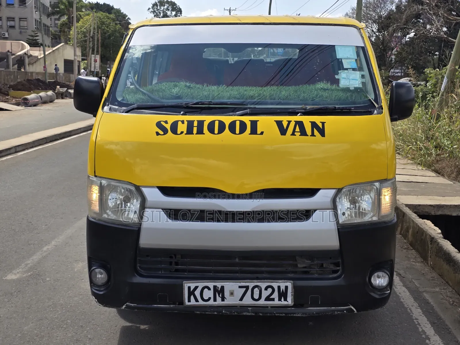 Toyota HiAce 2012 Yellow