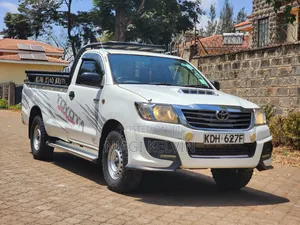 Toyota Hilux 2015 White