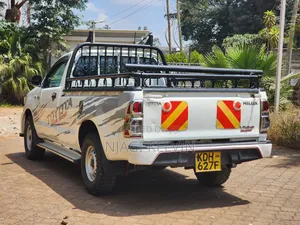 Toyota Hilux 2015 White