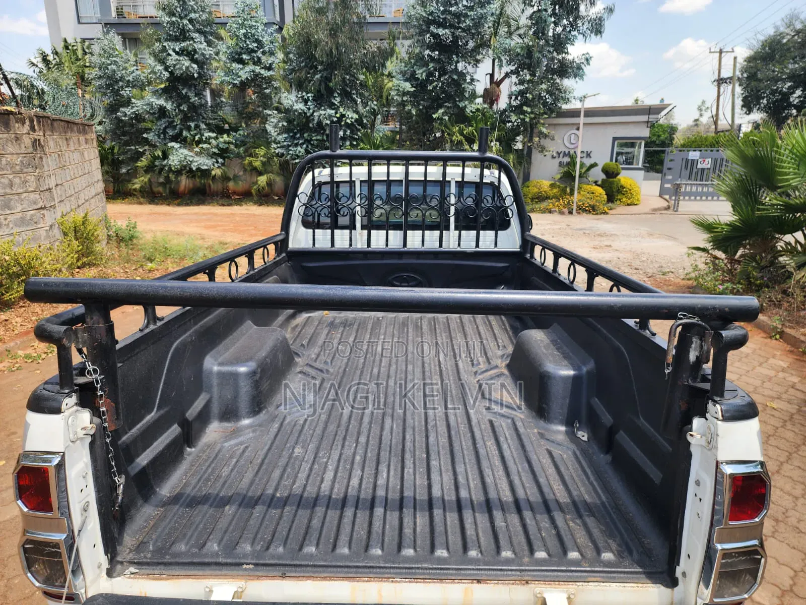 Toyota Hilux 2015 White