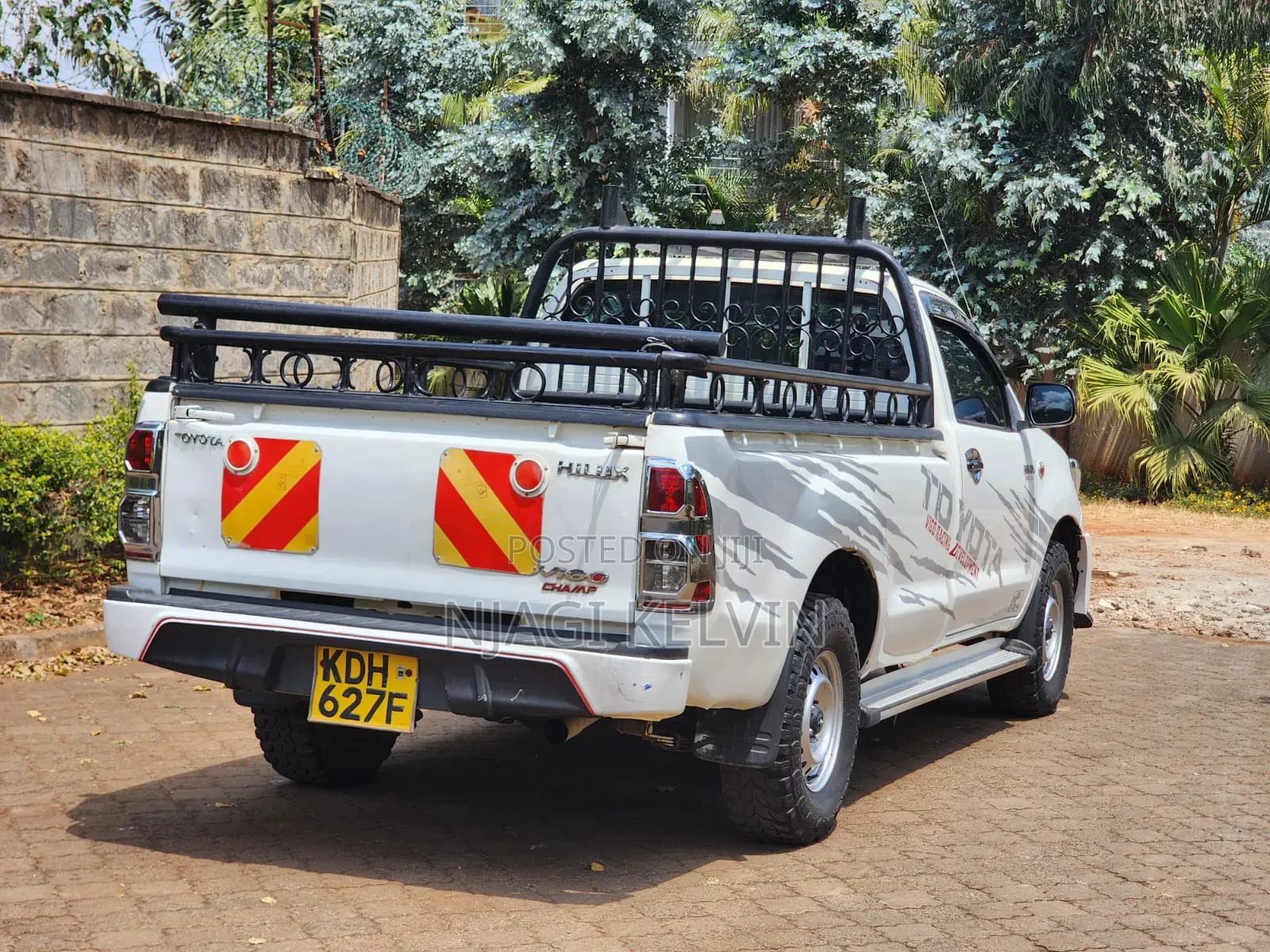 Toyota Hilux 2015 White