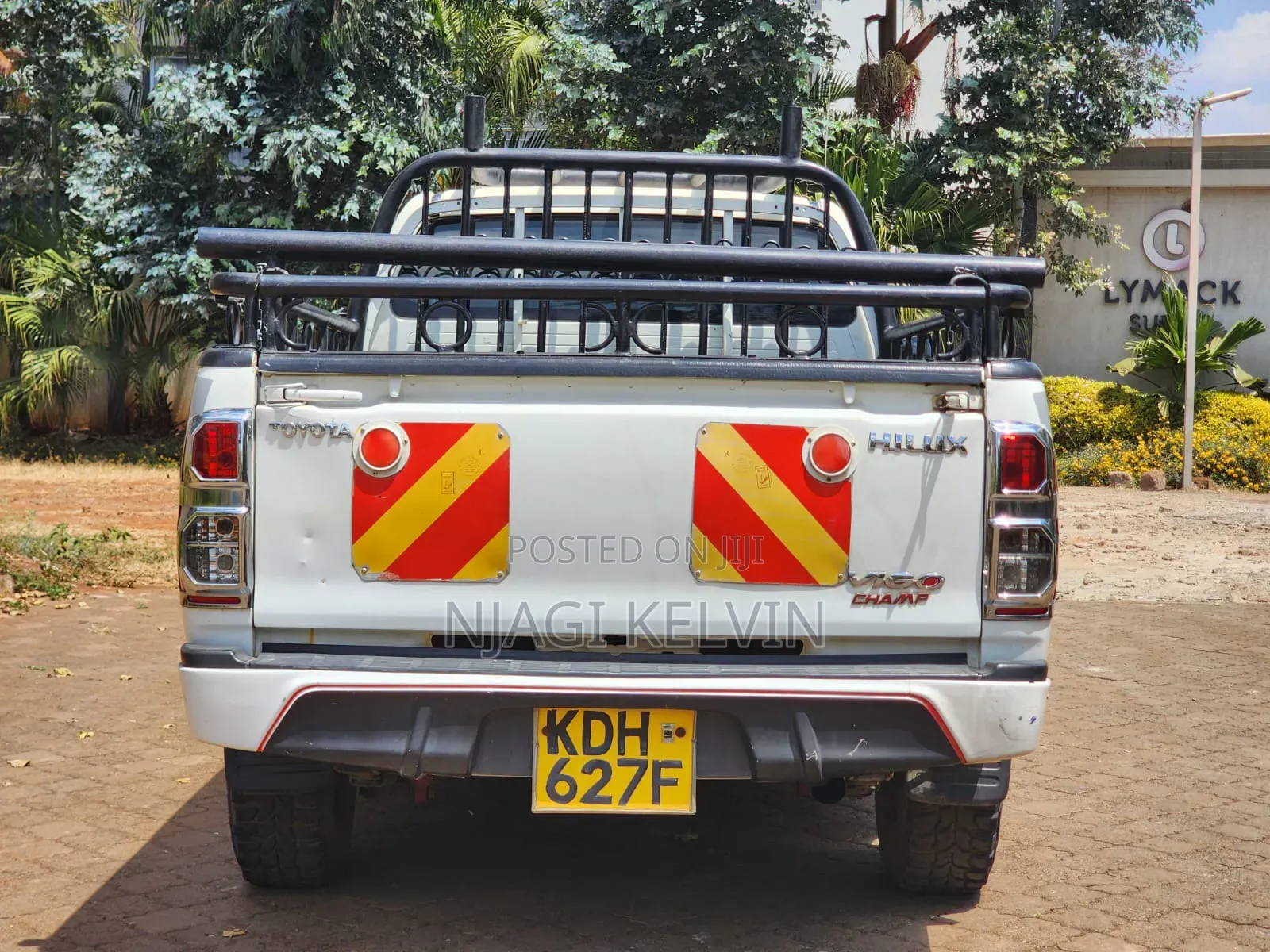 Toyota Hilux 2015 White