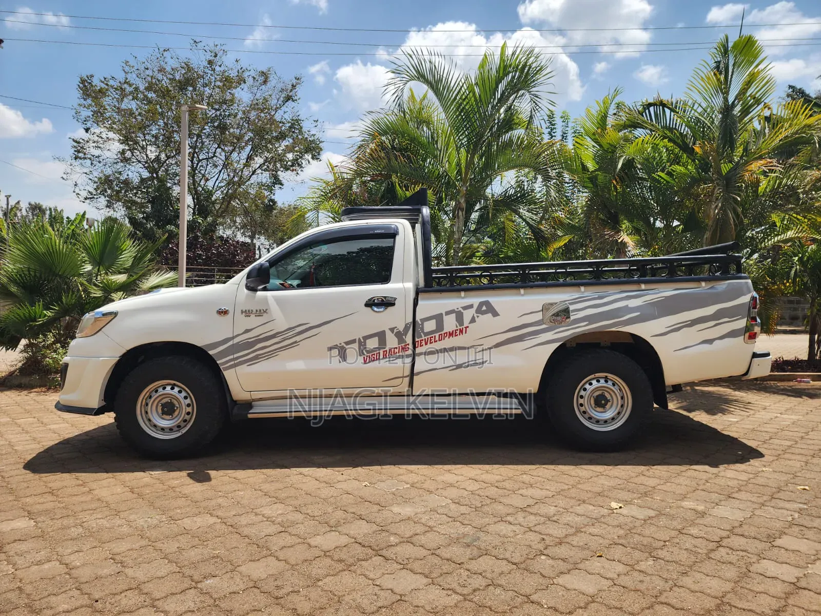 Toyota Hilux 2015 White