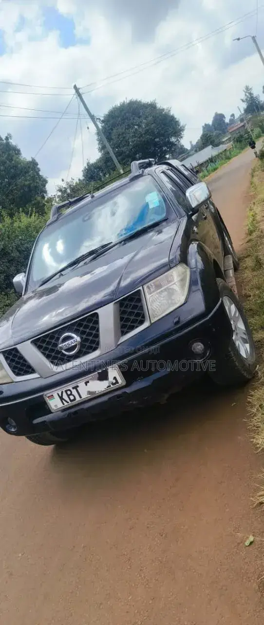 Nissan Navara 2005 Black