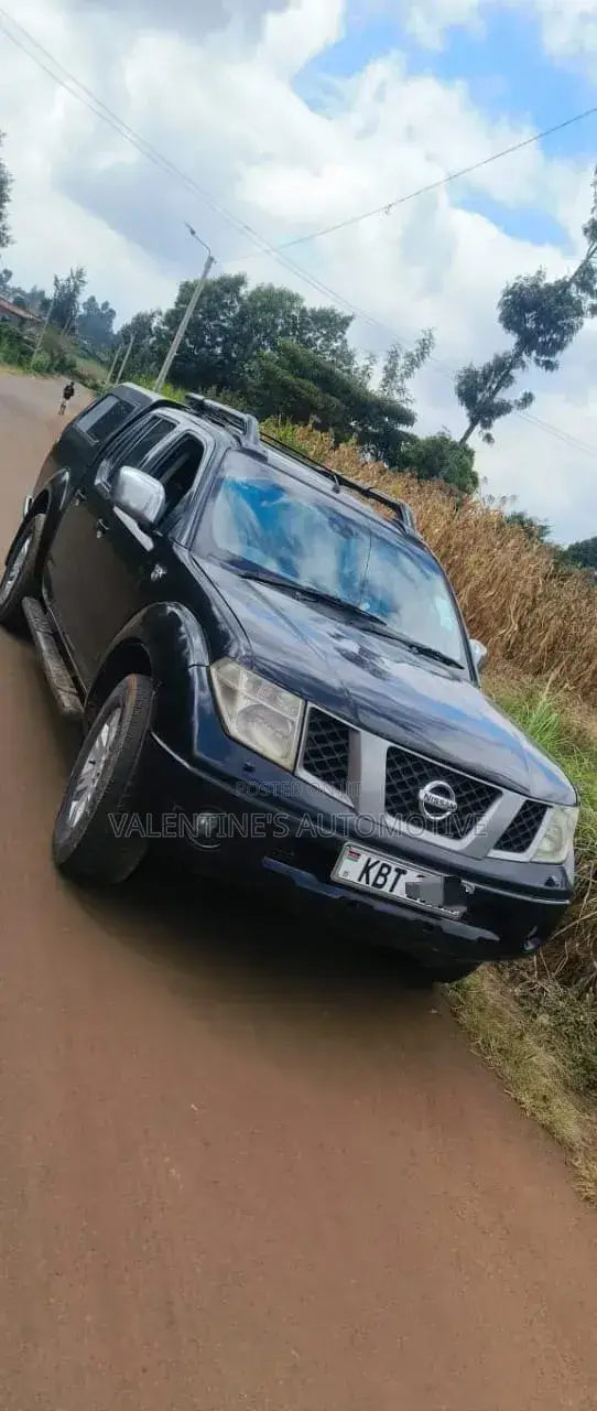 Nissan Navara 2005 Black