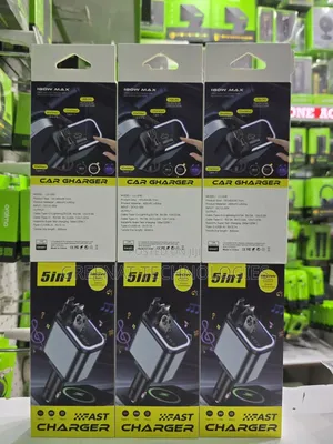 LC-040 5 in 1 Car Charger With Retractable Type C Lightning Cables