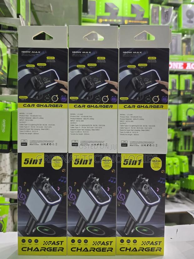 LC-040 5 in 1 Car Charger With Retractable Type C Lightning Cables