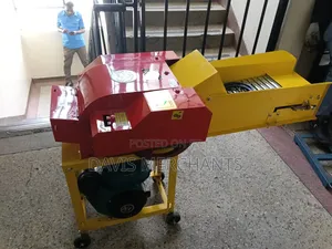 Speed Chopper Chaff Cutter Diesel Propelled 2 Tonnes / Hr Production.