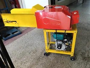 Speed Chopper Chaff Cutter Diesel Propelled 2 Tonnes / Hr Production.