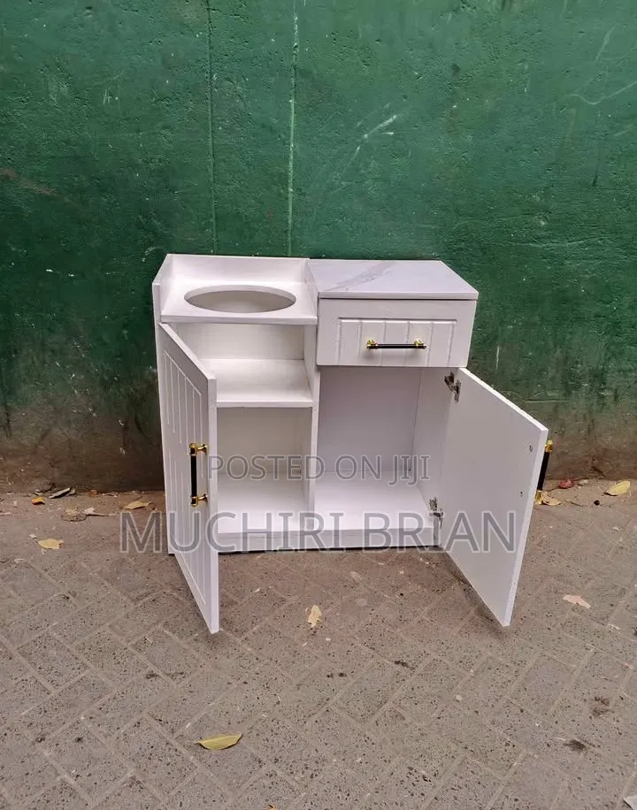 Kitchen Cabinet
