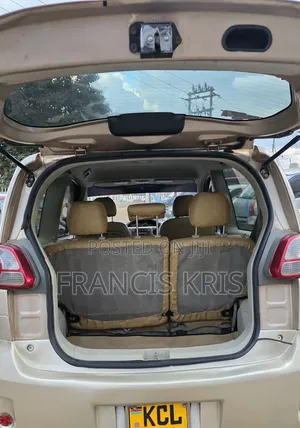 Toyota Porte 2010 Gold