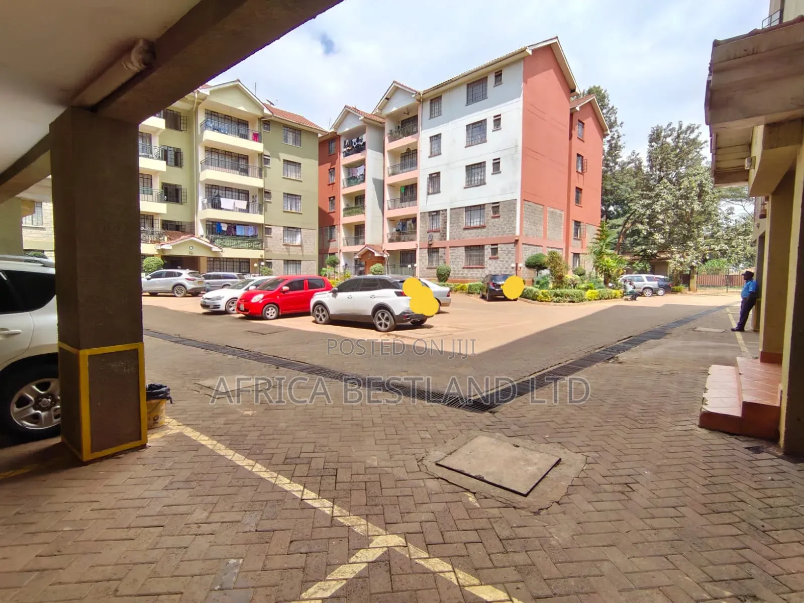 3bdrm Apartment in Uthiru for sale