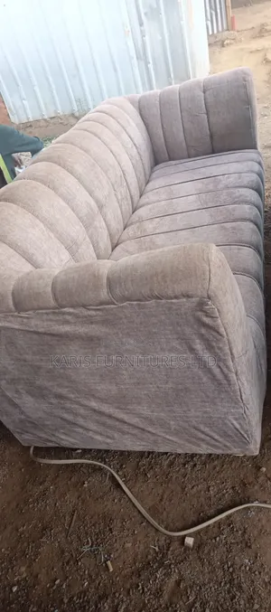 Brown 5 Seater Seat