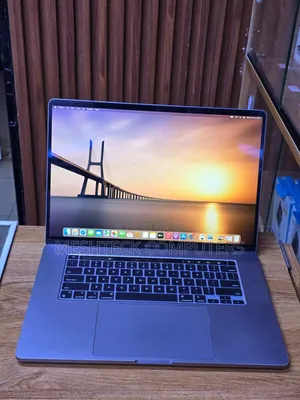 Laptop Apple MacBook Pro 2019 16GB Intel Core i7 SSD 256GB