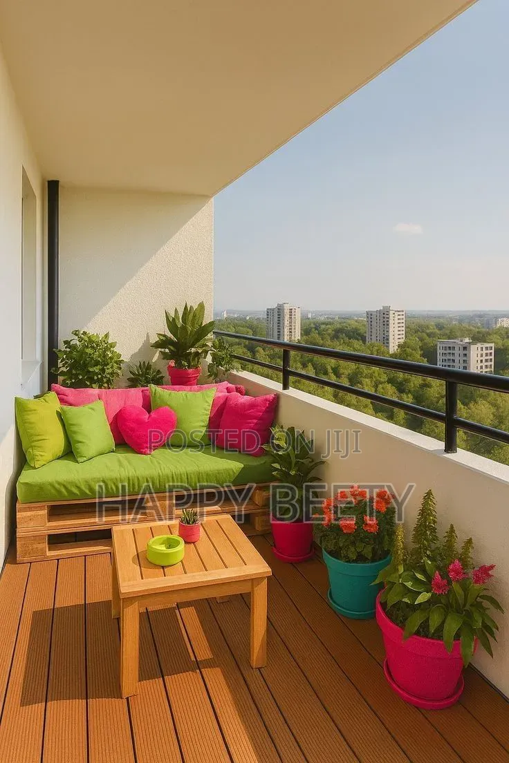 Beautiful and Colourful Cushions for Your Outdoor/ Lounge Setup