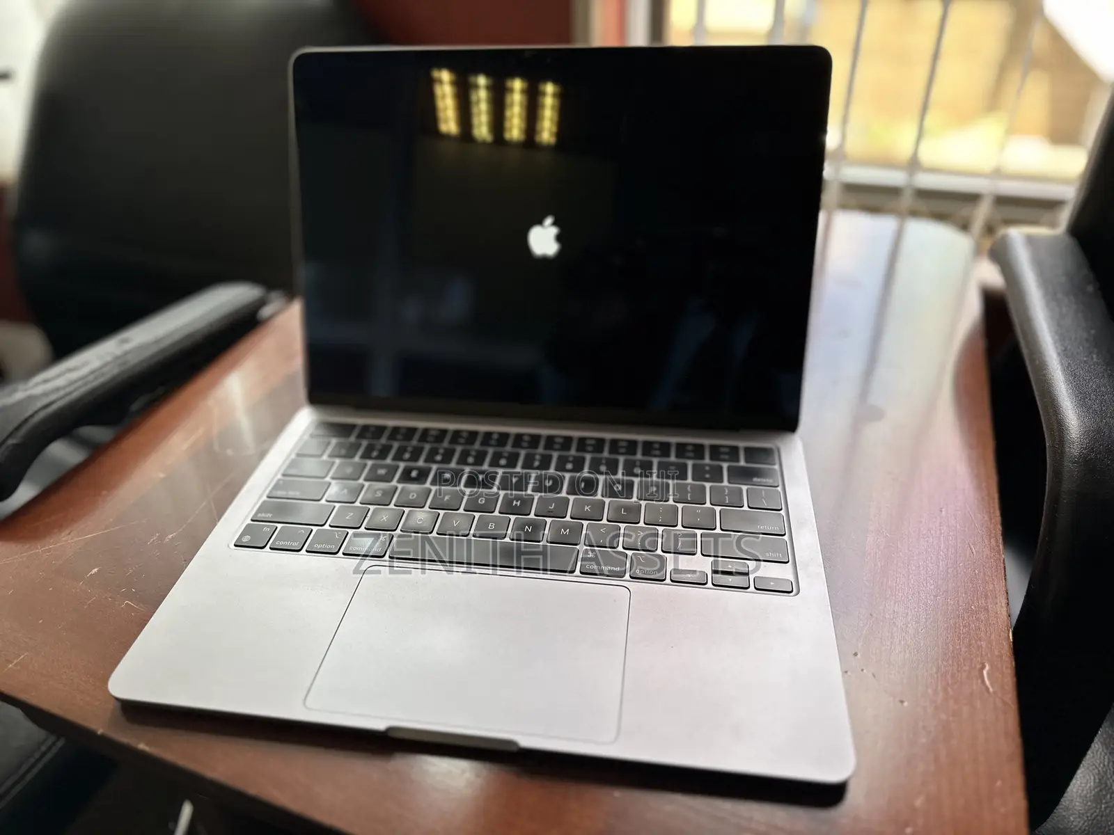 Laptop Apple MacBook Air 2022 M2 8GB Apple M2 SSD 512GB