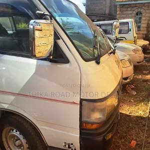 Toyota HiAce 2004 White