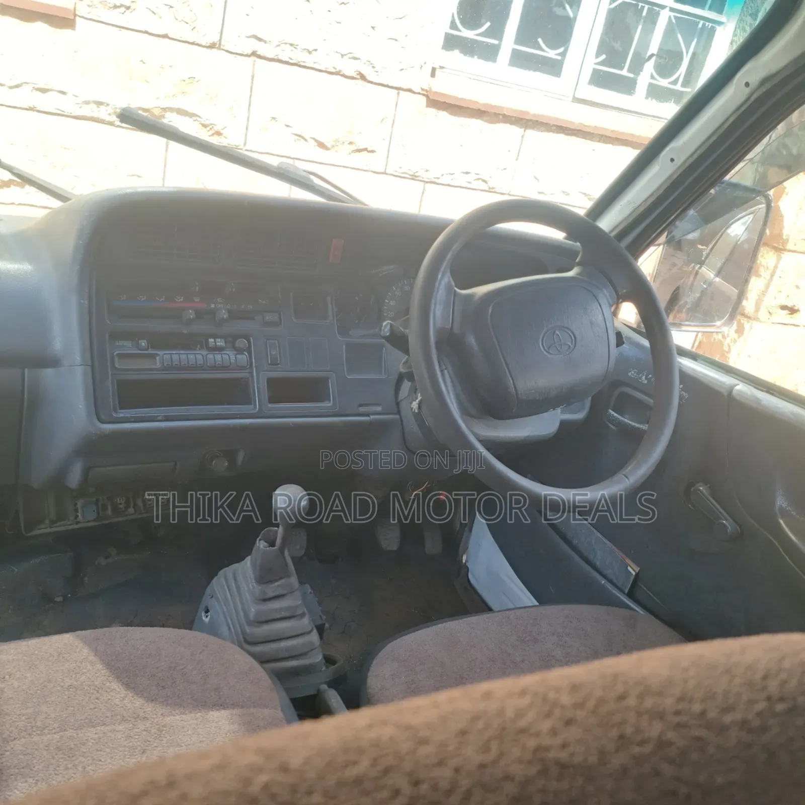 Toyota HiAce 2004 White
