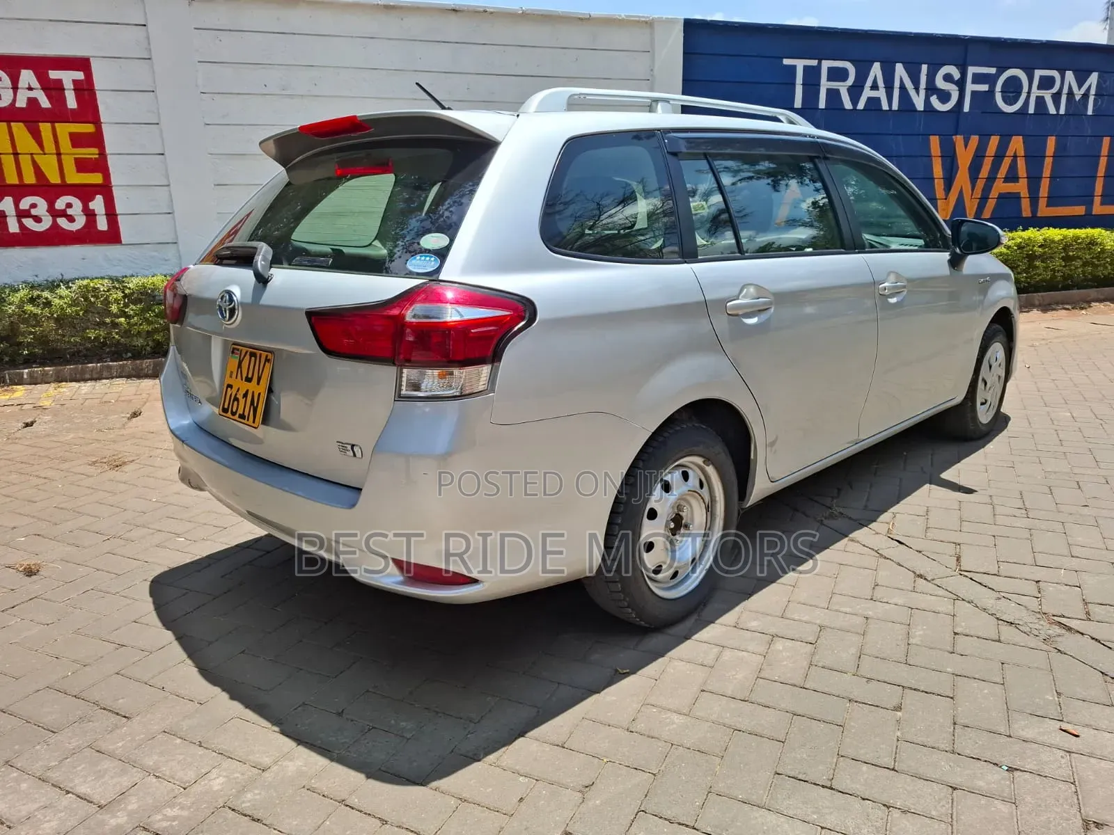 Toyota Corolla Fielder 1.5 Hybrid FWD 2018 Silver
