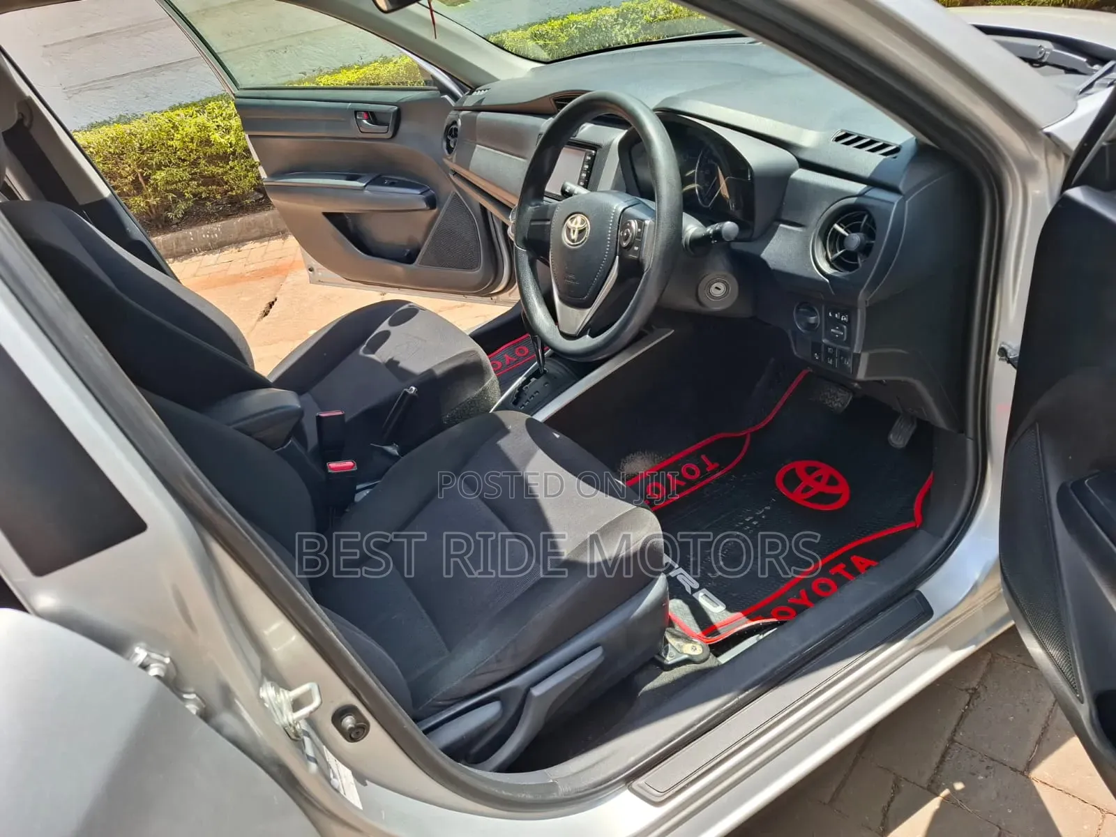 Toyota Corolla Fielder 1.5 Hybrid FWD 2018 Silver