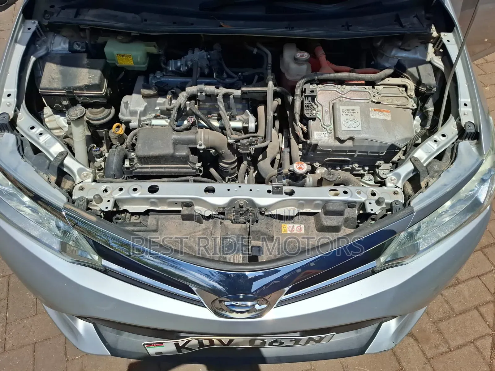 Toyota Corolla Fielder 1.5 Hybrid FWD 2018 Silver