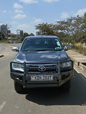 Toyota Hilux 2016 Gray