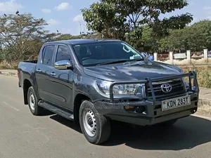 Toyota Hilux 2016 Gray