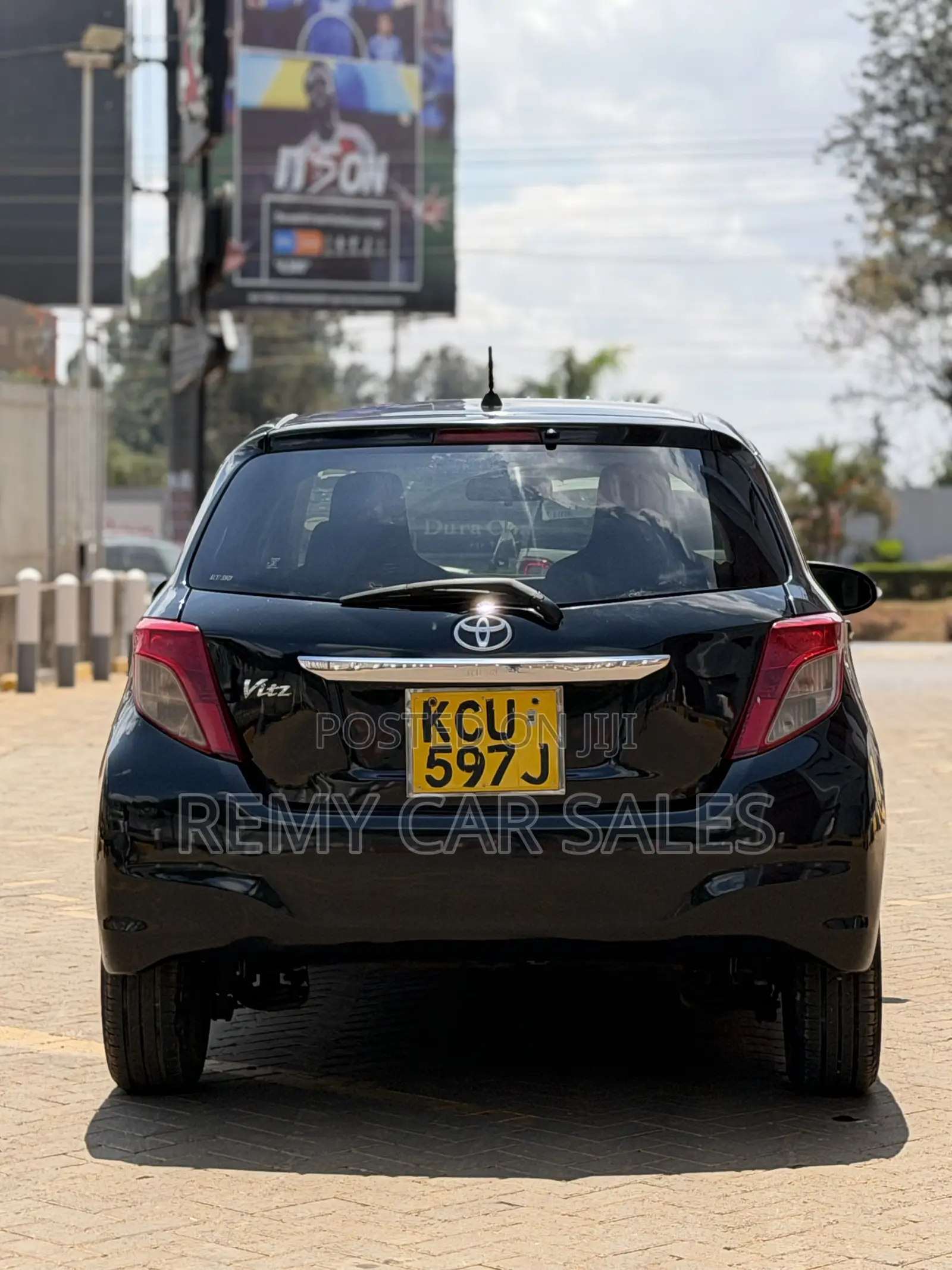 Toyota Vitz 2011 Black