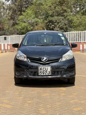 Toyota Vitz 2011 Black