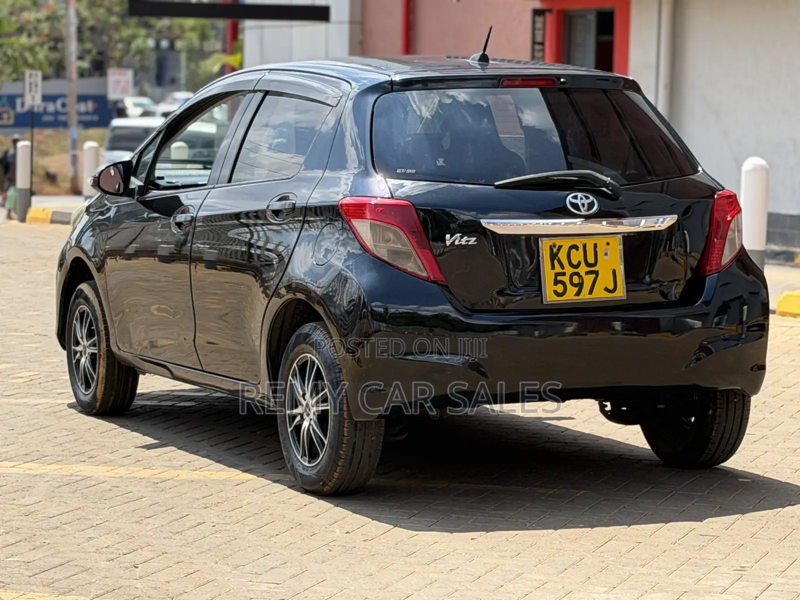 Toyota Vitz 2011 Black