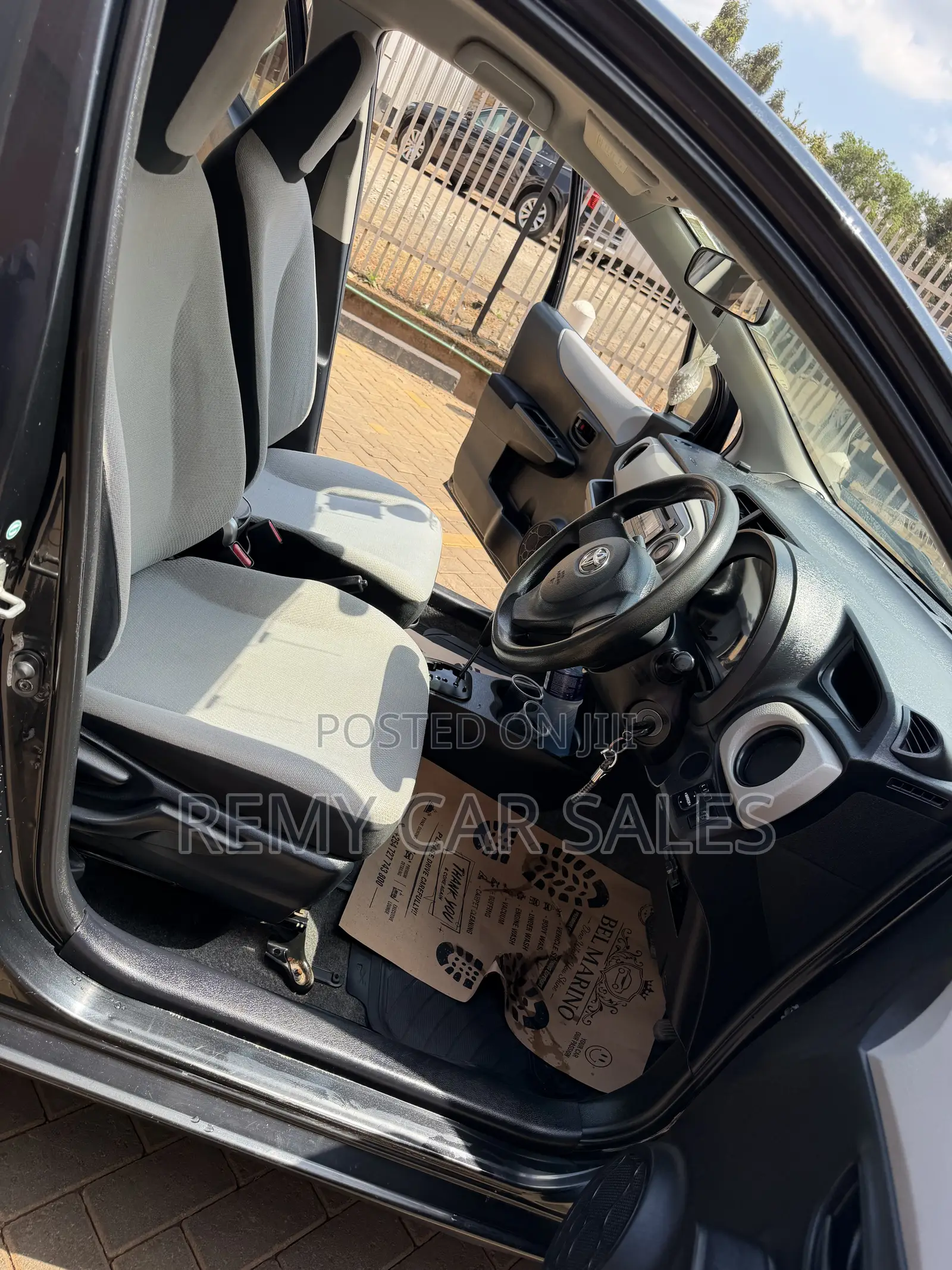 Toyota Vitz 2011 Black