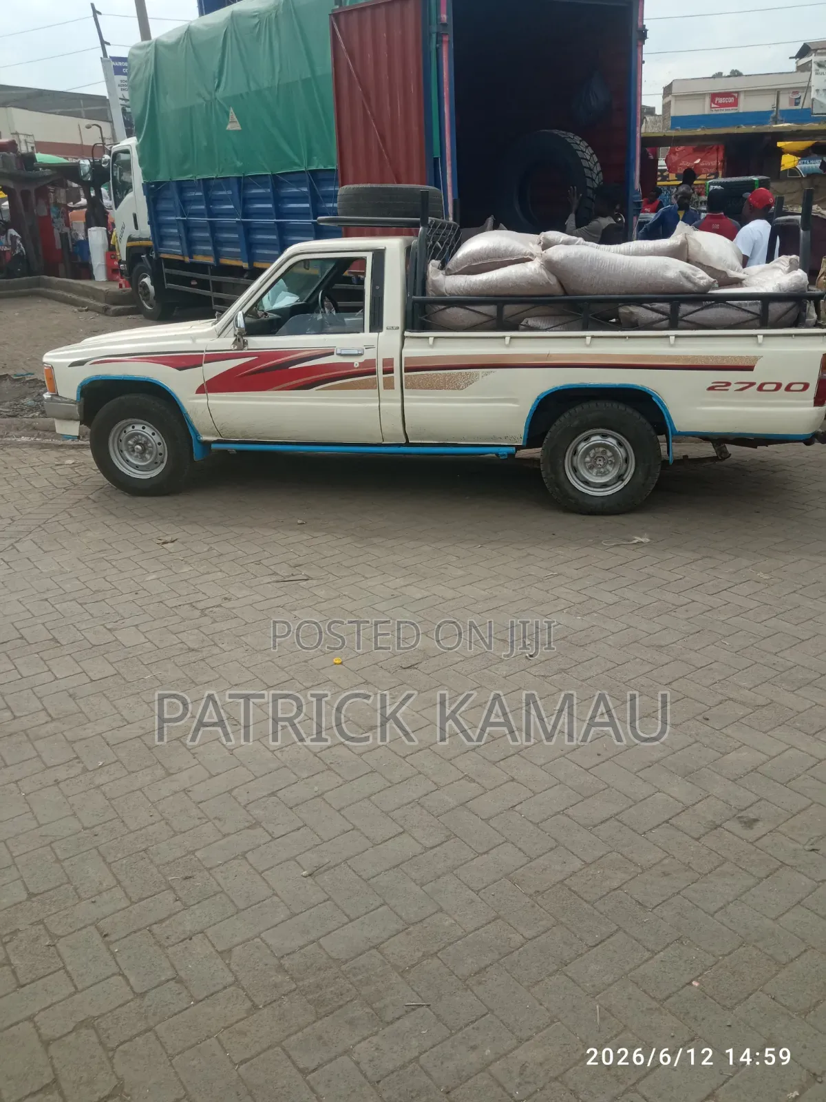 Toyota Hilux 1989 White