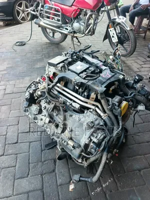 Toyota 1ur -Fse V8 Engine
