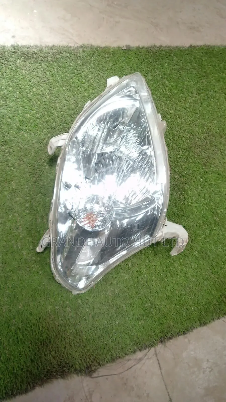 Toyota Raum Headlights
