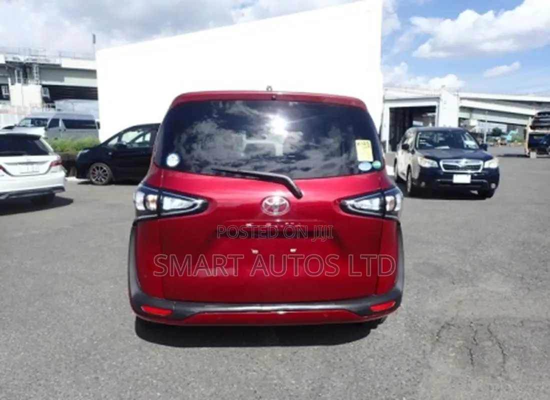Toyota Sienta 2019 Red