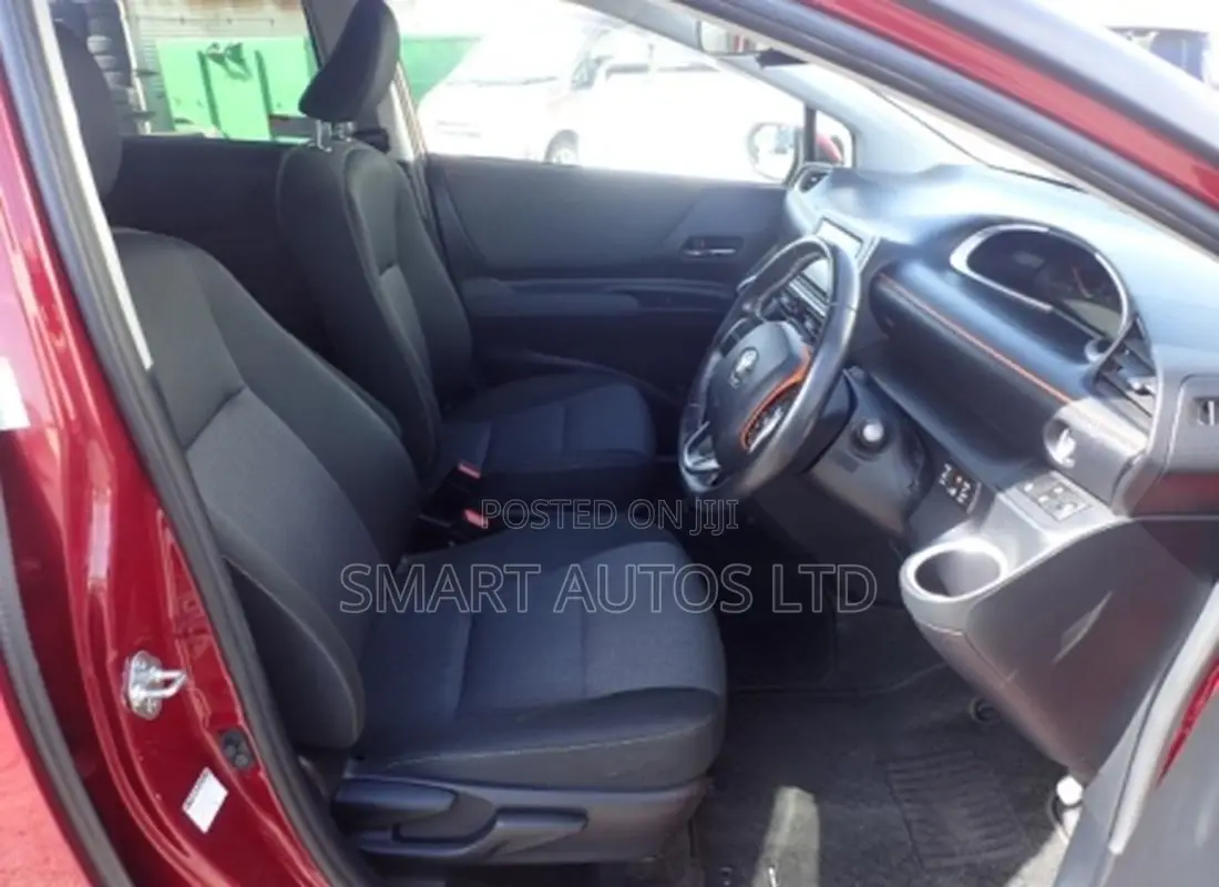 Toyota Sienta 2019 Red