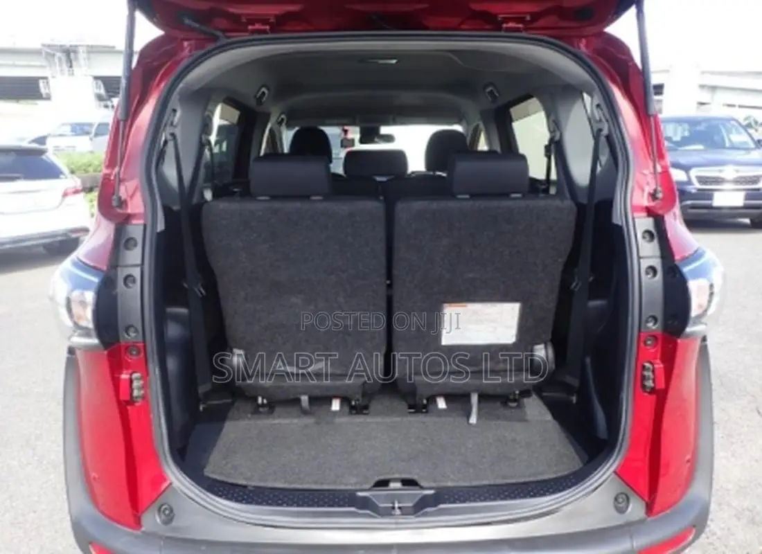 Toyota Sienta 2019 Red