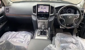Toyota Land Cruiser 4.6 V8 ZX 2018 Black