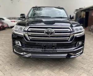 Toyota Land Cruiser 4.6 V8 ZX 2018 Black