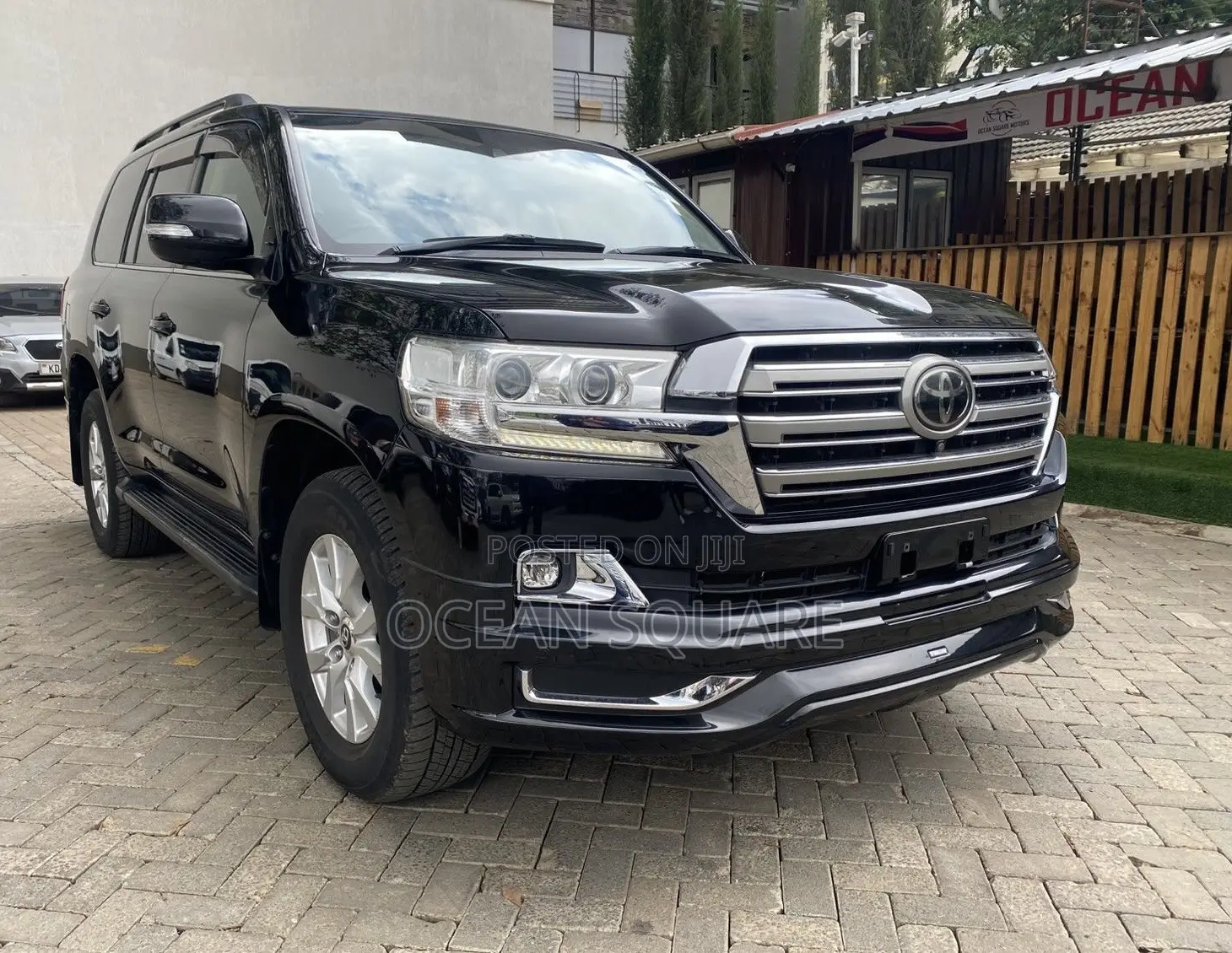 Toyota Land Cruiser 4.6 V8 ZX 2018 Black