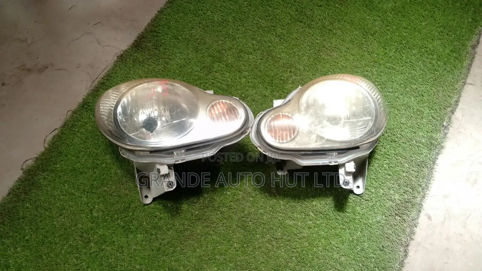 Toyota Duet Headlights