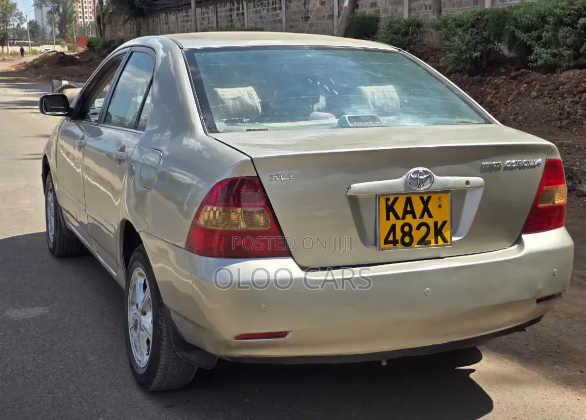 Toyota Corolla 2005 Gold