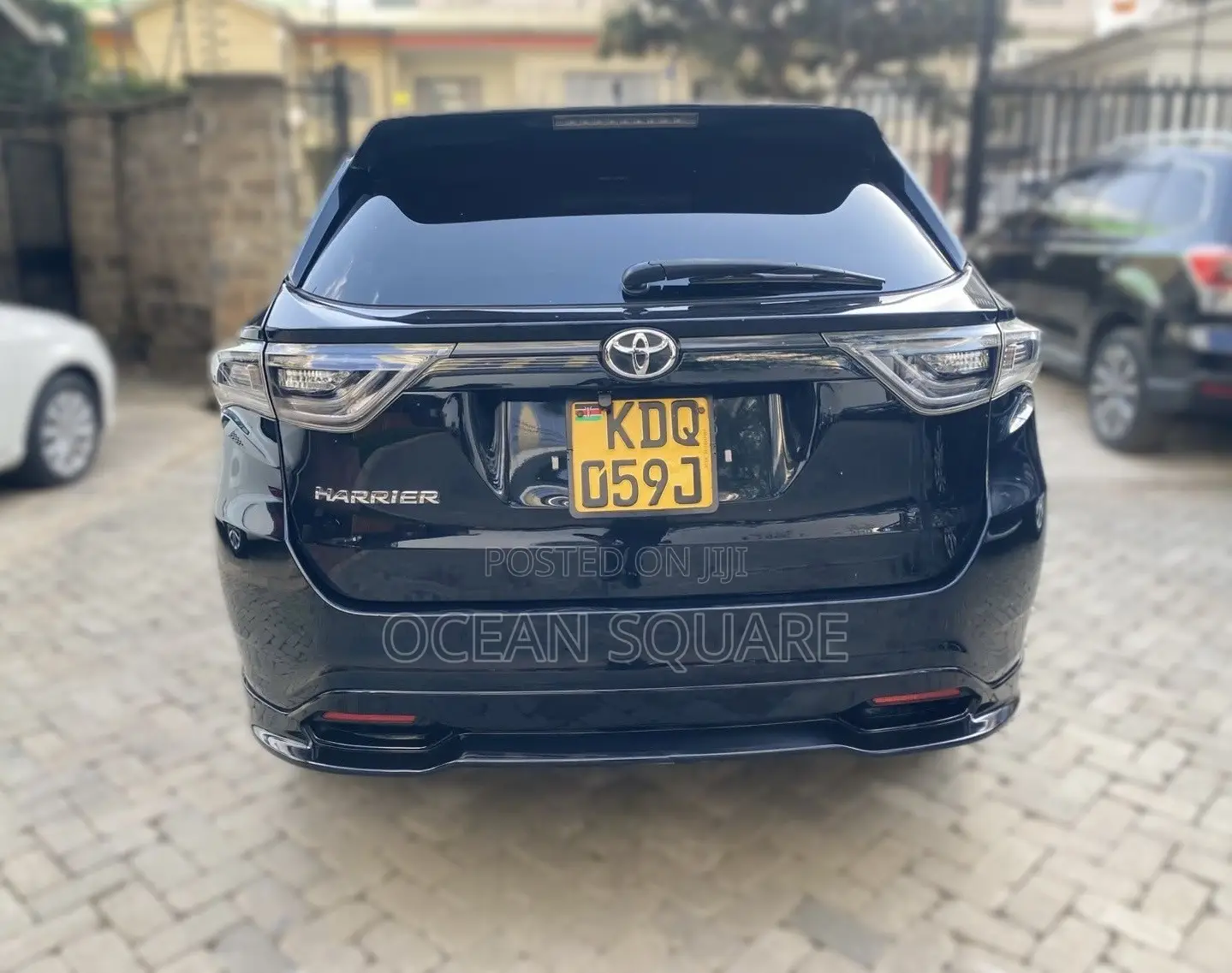Toyota Harrier 2.0 4WD 2017 Black