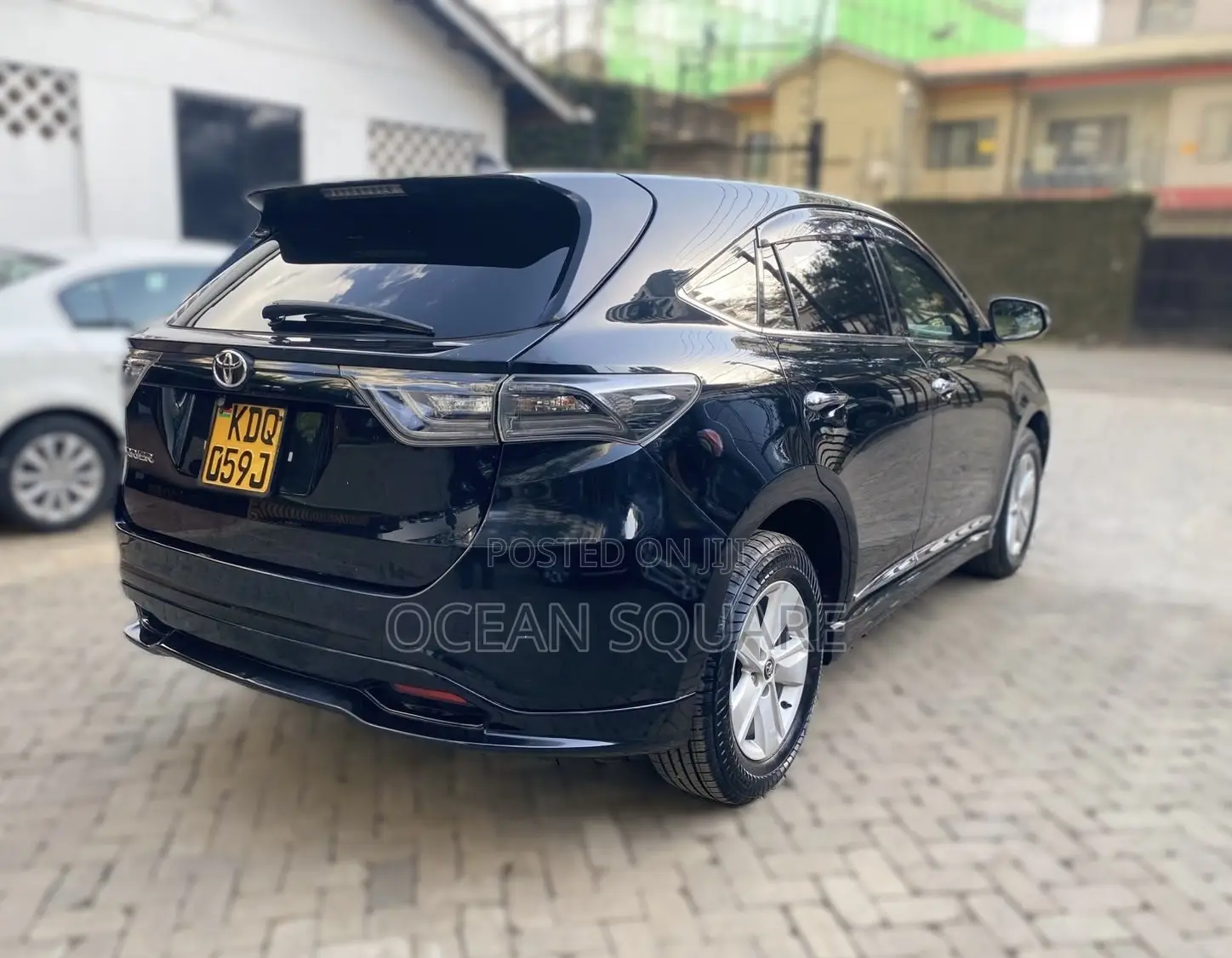 Toyota Harrier 2.0 4WD 2017 Black