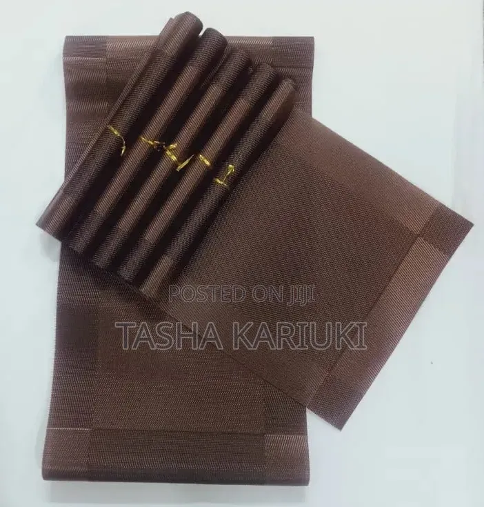 Table Runner With 6 PCS Placemats