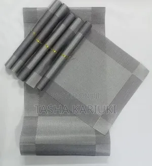 Table Runner With 6 PCS Placemats
