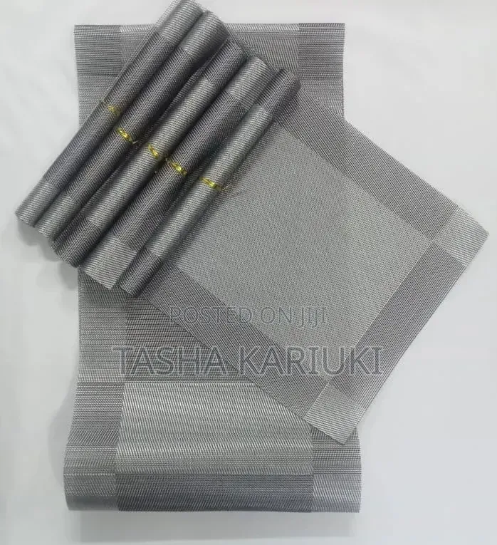 Table Runner With 6 PCS Placemats