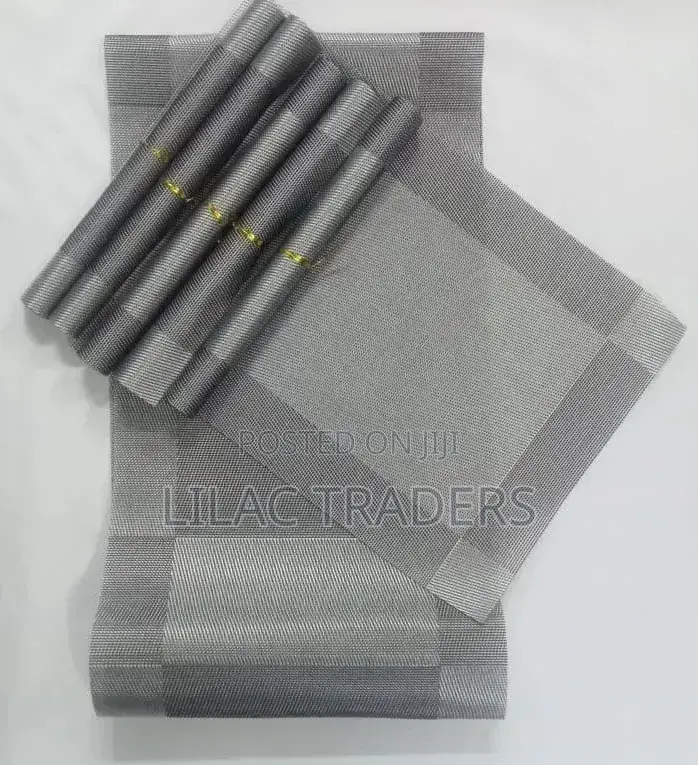Table Runner With 6 PCS Placemats